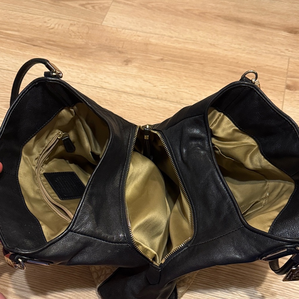 Elegant Coach Tan and Black Women's Bag - Picture 6 of 13